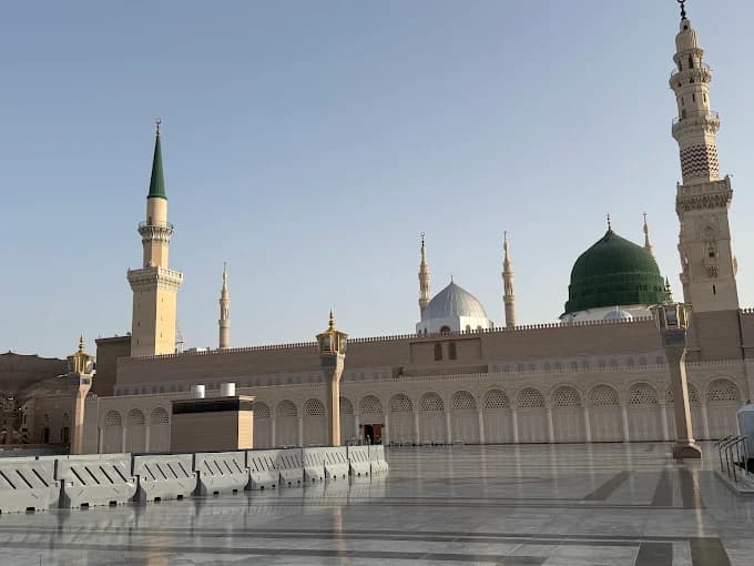 October 15 Days Umrah Package 2026 — photo 1